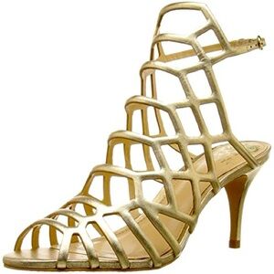 Vince Camuto Women’s size 9 shoe!